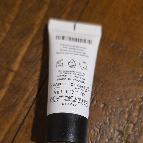 Chanel Sample Set - Picture 7 of 13